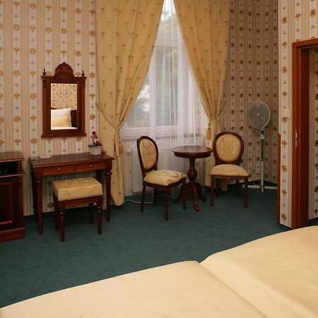 Hotel Mertin Chomutov Eksteriør bilde