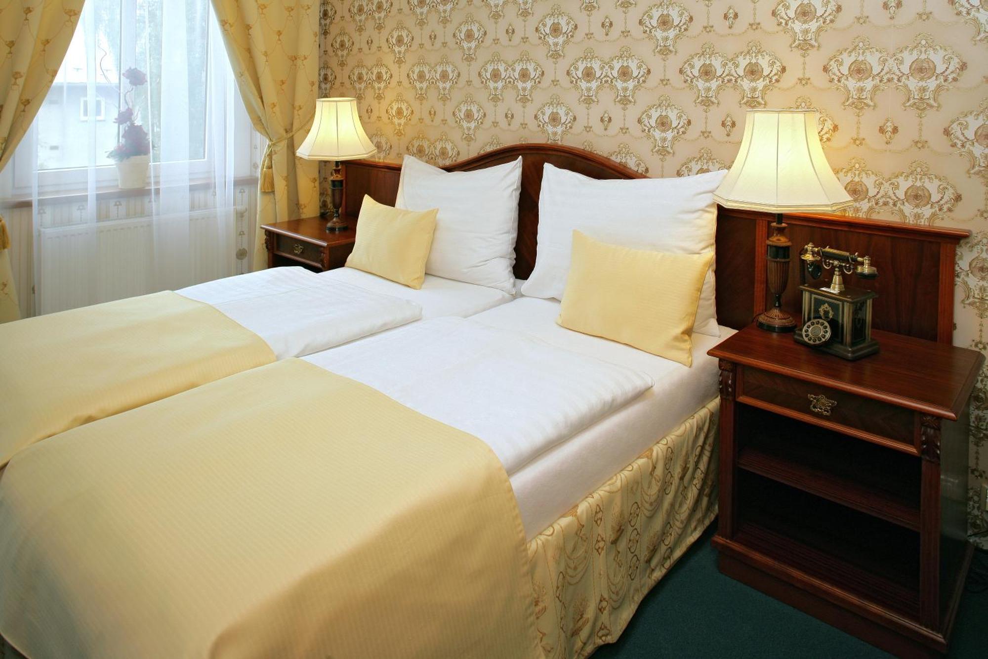 Hotel Mertin Chomutov Eksteriør bilde