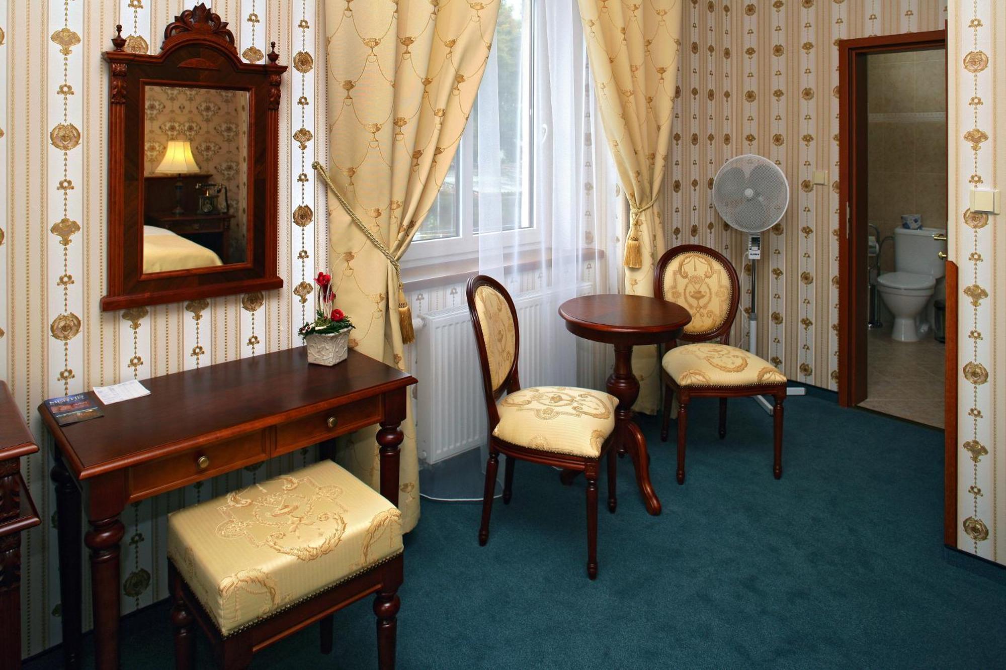 Hotel Mertin Chomutov Eksteriør bilde